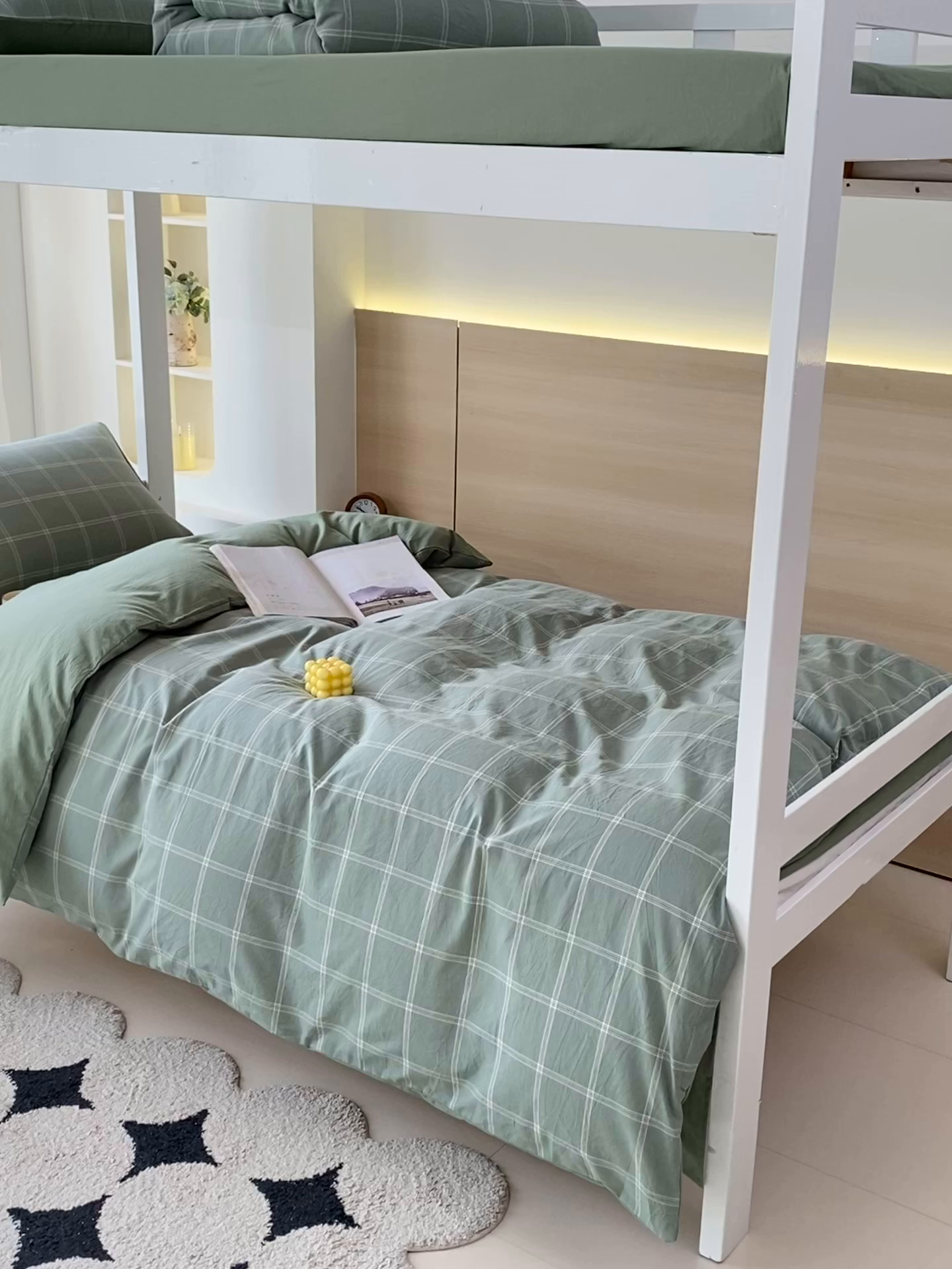 91家纺网 家纺一手货源 找家纺 春皖家纺 2025春夏新款AB版全棉纯棉色织水洗棉学生三件套六件套 素雅-韵绿