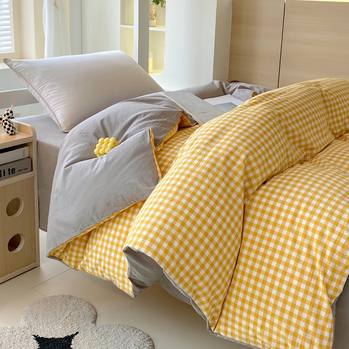 91家纺网 家纺一手货源 找家纺 春皖家纺 2025春夏新款AB版全棉纯棉色织水洗棉学生三件套六件套 朱羽-黄格