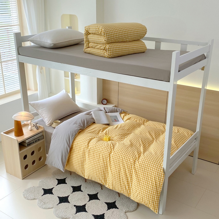 91家纺网 家纺一手货源 找家纺 春皖家纺 2025春夏新款AB版全棉纯棉色织水洗棉学生三件套六件套 朱羽-黄格