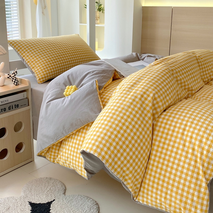 91家纺网 家纺一手货源 找家纺 春皖家纺 2025春夏新款AB版全棉纯棉色织水洗棉学生三件套六件套 朱羽-黄格