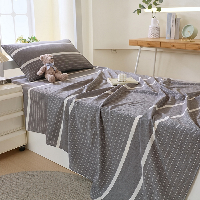 91家纺网 家纺一手货源 找家纺 春皖家纺 2025新款学生季全棉纯棉色织AB版水洗棉单品系列-单床单 床单单件 素雅-灰条