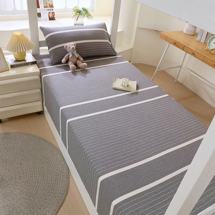 91家纺网 家纺一手货源 找家纺 春皖家纺 2025新款学生季全棉纯棉色织AB版水洗棉单品系列-单床单 床单单件 素雅-灰条