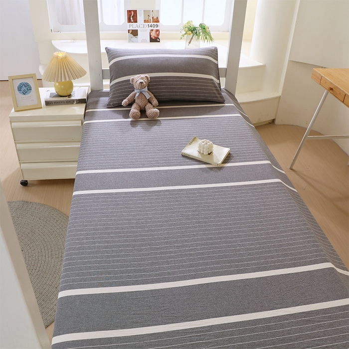 91家纺网 家纺一手货源 找家纺 春皖家纺 2025新款学生季全棉纯棉色织AB版水洗棉单品系列-单床单 床单单件 素雅-灰条