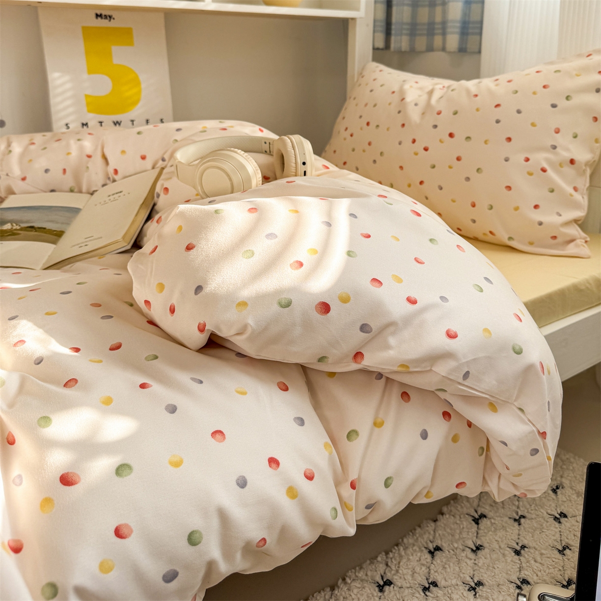 91家纺网 家纺一手货源 找家纺 多品家纺 2025新款水洗棉学生宿舍上下铺大礼包三件套六件套 波点彩虹