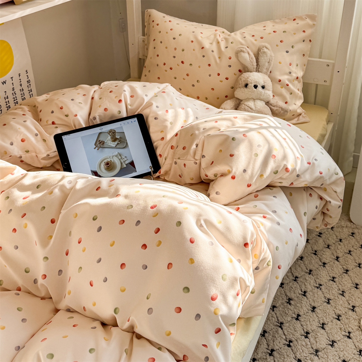 91家纺网 家纺一手货源 找家纺 多品家纺 2025新款水洗棉学生宿舍上下铺大礼包三件套六件套 波点彩虹