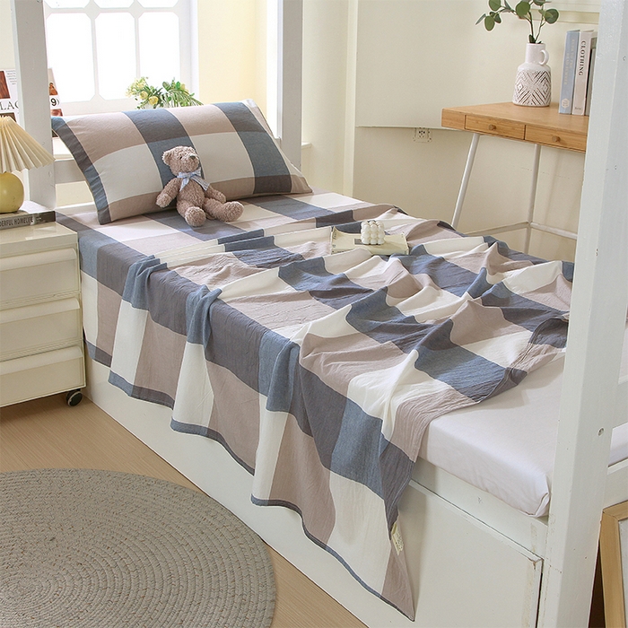 91家纺网 家纺一手货源 找家纺 春皖家纺 2025新款学生季全棉纯棉色织AB版水洗棉单品系列-单床单 床单单件 素雅-蓝大格