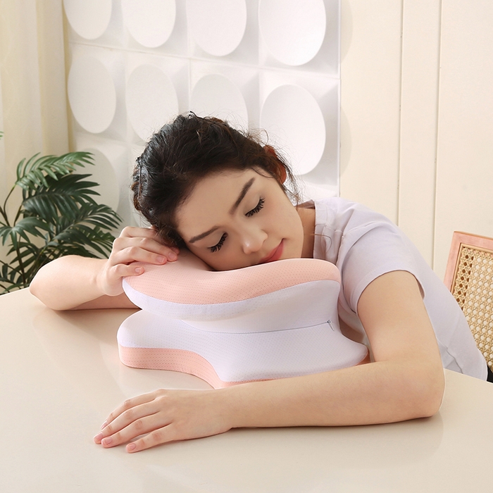 91家纺网 家纺一手货源 找家纺 永光家居 2025新款匠心蝴蝶U型凉感午睡枕 记忆棉趴睡枕午休枕（不供多多）  花蕊粉