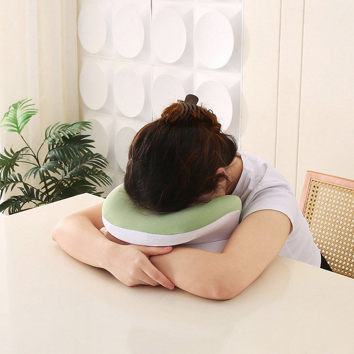 91家纺网 家纺一手货源 找家纺 永光家居 2025新款匠心蝴蝶U型凉感午睡枕 记忆棉趴睡枕午休枕（不供多多） 嫩芽绿