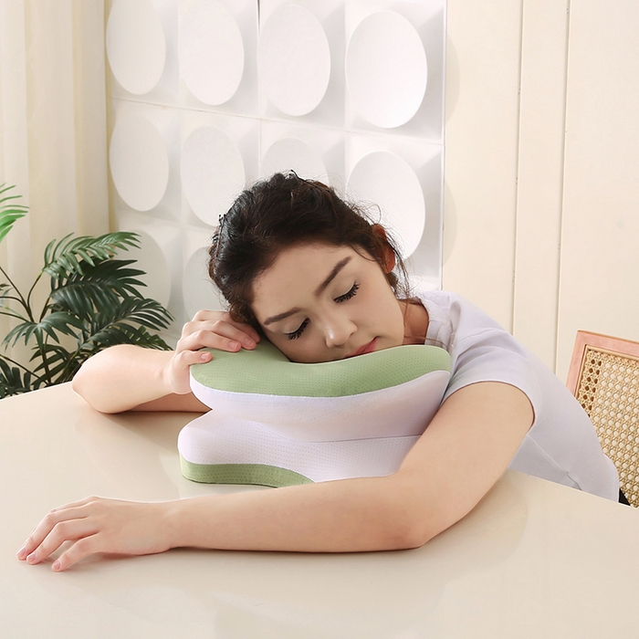 91家纺网 家纺一手货源 找家纺 永光家居 2025新款匠心蝴蝶U型凉感午睡枕 记忆棉趴睡枕午休枕（不供多多） 嫩芽绿