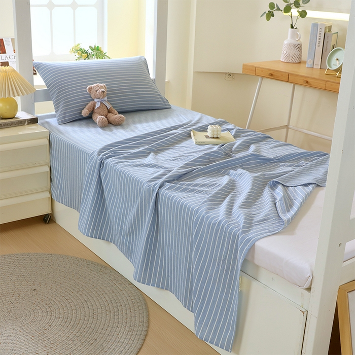 91家纺网 家纺一手货源 找家纺 春皖家纺 2025新款学生季全棉纯棉色织AB版水洗棉单品系列-单床单 床单单件 素雅-蓝条