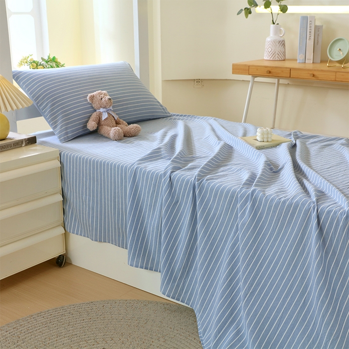 91家纺网 家纺一手货源 找家纺 春皖家纺 2025新款学生季全棉纯棉色织AB版水洗棉单品系列-单床单 床单单件 素雅-蓝条