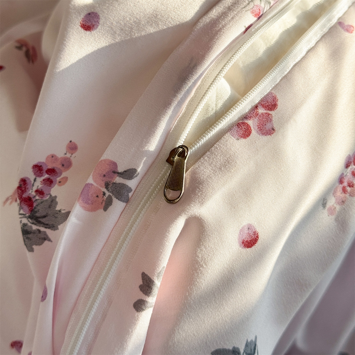 91家纺网 家纺一手货源 找家纺 多品家纺 2025新款水洗棉学生宿舍上下铺大礼包三件套六件套 紫葡萄