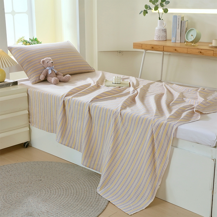 91家纺网 家纺一手货源 找家纺 春皖家纺 2025新款学生季全棉纯棉色织AB版水洗棉单品系列-单床单 床单单件 素雅-杏黄纹