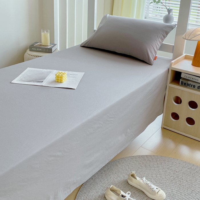 91家纺网 家纺一手货源 找家纺 春皖家纺 2025新款学生季A类双拼水洗棉小清新单品系列床单单件-单床单 素雅浅灰