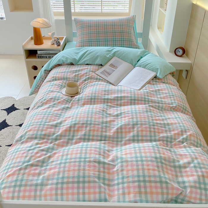 91家纺网 家纺一手货源 找家纺 春皖家纺 2025新款AB棉全棉亲肤水洗棉学生三件套四件套 翠竹-绿格