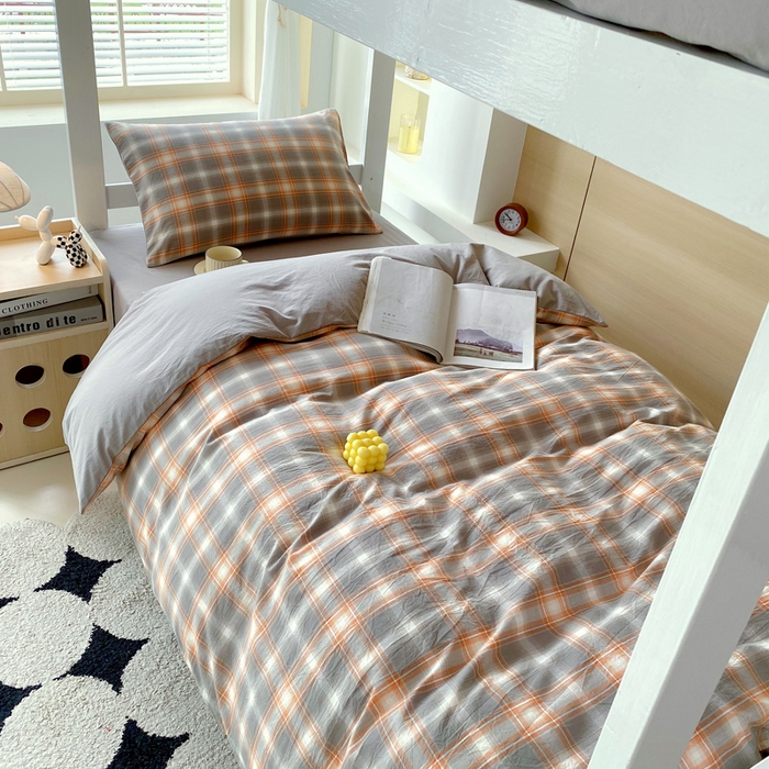 91家纺网 家纺一手货源 找家纺 春皖家纺 2026新款AB棉全棉亲肤水洗棉学生三件套四件套 栗木-咖格