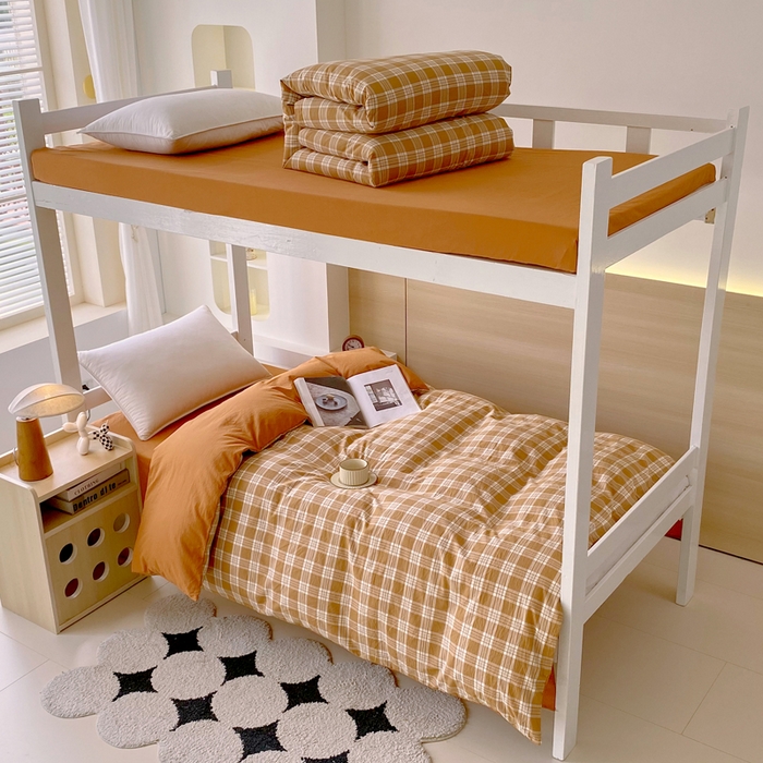 91家纺网 家纺一手货源 找家纺 春皖家纺 2025新款AB棉全棉亲肤水洗棉学生三件套四件套 素雅-黄格