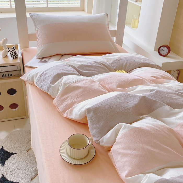 91家纺网 家纺一手货源 找家纺 春皖家纺 2025新款AB棉全棉亲肤水洗棉学生三件套四件套 素雅-灰白条