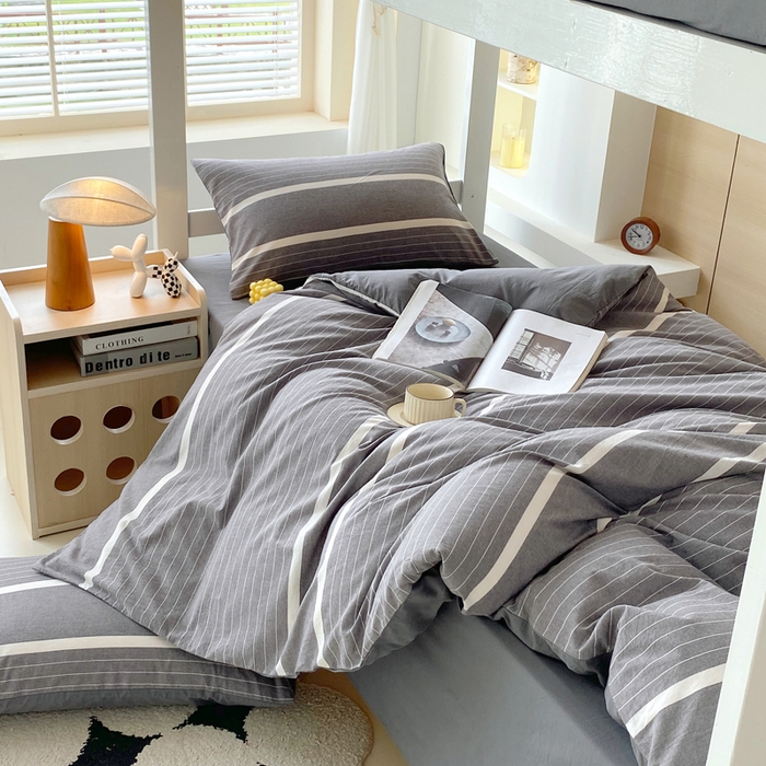 91家纺网 家纺一手货源 找家纺 春皖家纺 2025新款AB棉全棉亲肤水洗棉学生三件套四件套 素雅-灰条