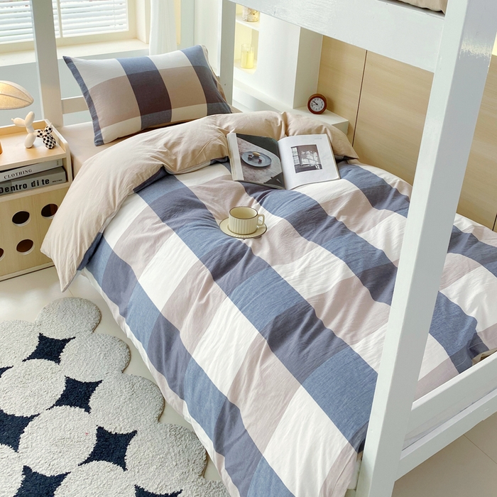 91家纺网 家纺一手货源 找家纺 春皖家纺 2025新款AB棉全棉亲肤水洗棉学生三件套四件套 素雅-蓝大格