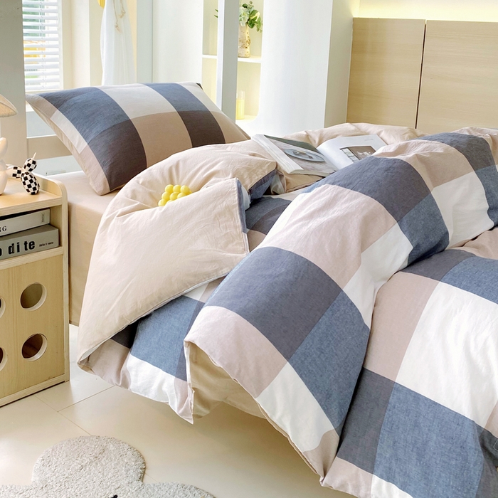 91家纺网 家纺一手货源 找家纺 春皖家纺 2025新款AB棉全棉亲肤水洗棉学生三件套四件套 素雅-蓝大格