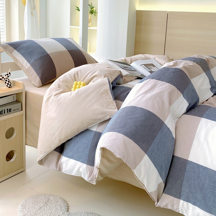 91家纺网 家纺一手货源 找家纺 春皖家纺 2025新款AB棉全棉亲肤水洗棉学生三件套四件套 素雅-蓝大格