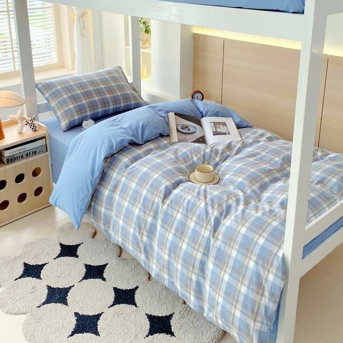 91家纺网 家纺一手货源 找家纺 春皖家纺 2025新款AB棉全棉亲肤水洗棉学生三件套四件套 素雅-蓝格