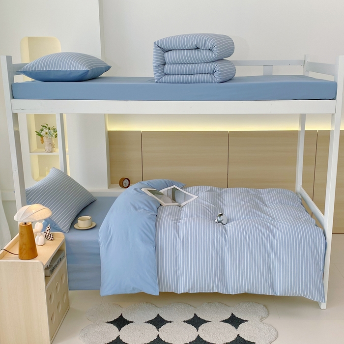 91家纺网 家纺一手货源 找家纺 春皖家纺 2025新款AB棉全棉亲肤水洗棉学生三件套四件套 素雅-蓝条