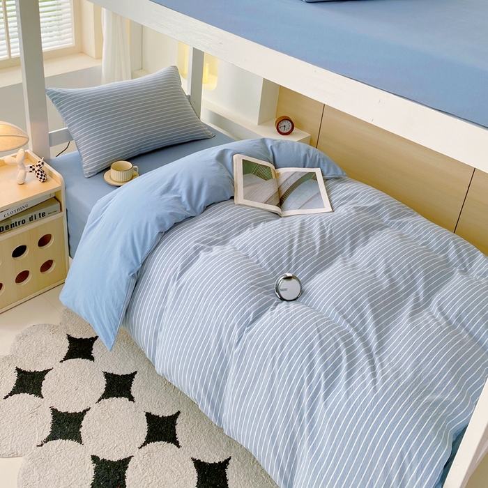 91家纺网 家纺一手货源 找家纺 春皖家纺 2025新款AB棉全棉亲肤水洗棉学生三件套四件套 素雅-蓝条