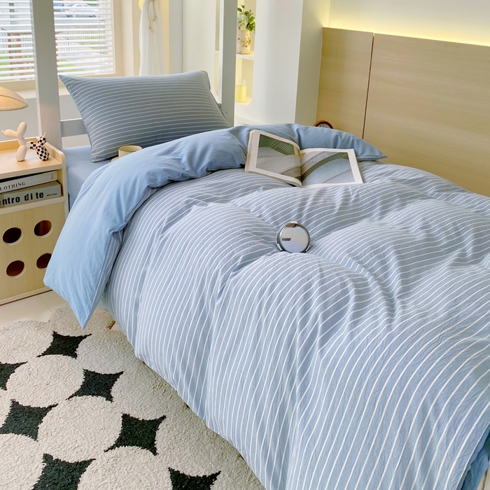 91家纺网 家纺一手货源 找家纺 春皖家纺 2025新款AB棉全棉亲肤水洗棉学生三件套四件套 素雅-蓝条