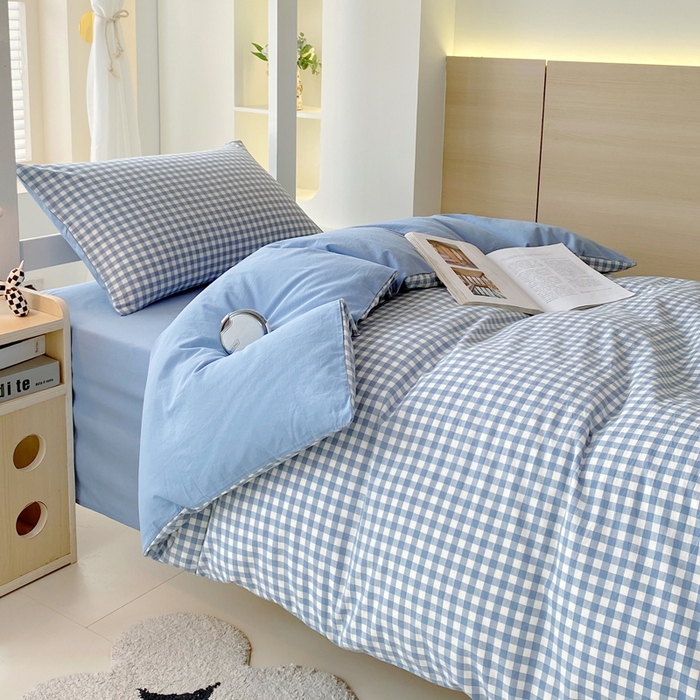 91家纺网 家纺一手货源 找家纺 春皖家纺 2025新款AB棉全棉亲肤水洗棉学生三件套四件套 素雅-蓝小格