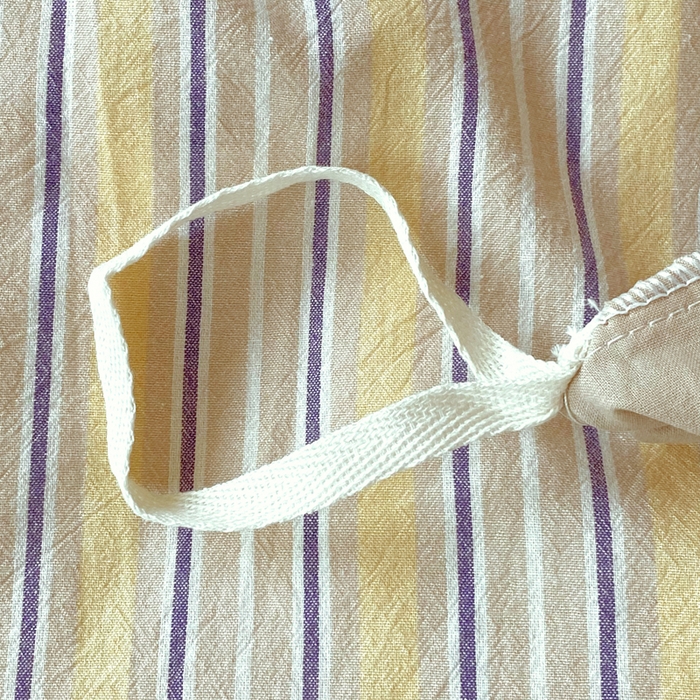 91家纺网 家纺一手货源 找家纺 春皖家纺 2025新款AB棉全棉亲肤水洗棉学生三件套四件套 素雅-杏黄纹