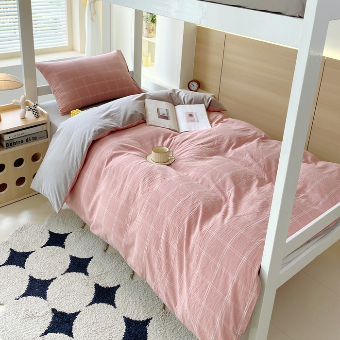 91家纺网 家纺一手货源 找家纺 春皖家纺 2025新款AB棉全棉亲肤水洗棉学生三件套四件套 素雅-韵粉