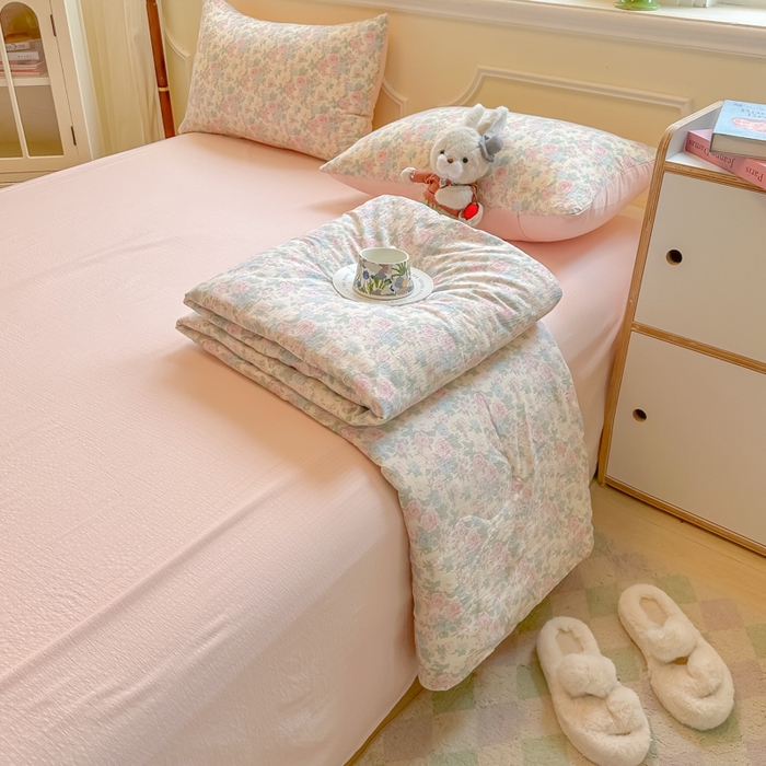 91家纺网 家纺一手货源 找家纺 玉海棠家纺 2025新款云感双层纱暗合夏被夏凉被空调被四件套 白月光