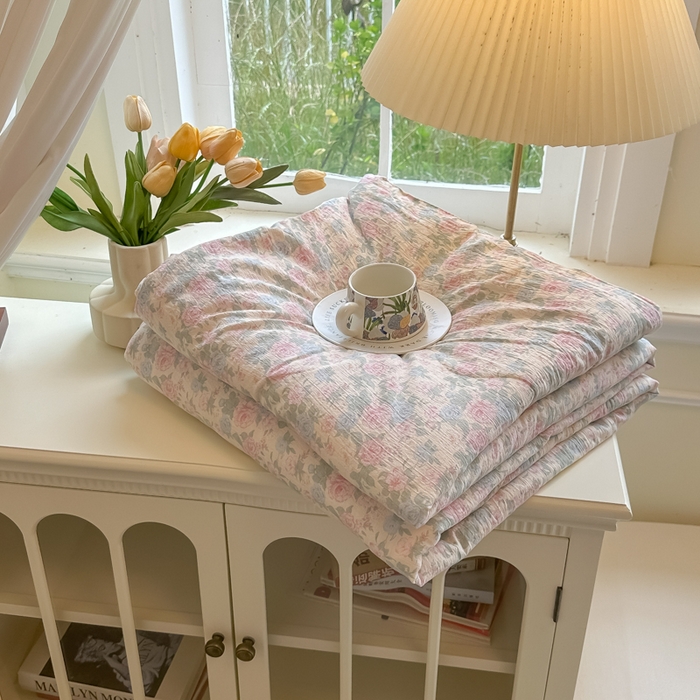 91家纺网 家纺一手货源 找家纺 玉海棠家纺 2025新款云感双层纱暗合夏被夏凉被空调被四件套 白月光