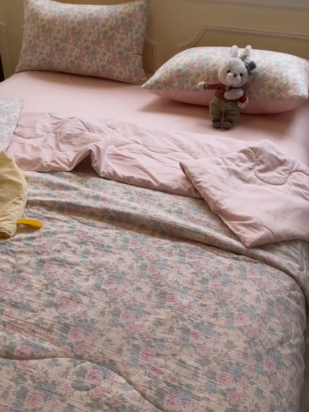 91家纺网 家纺一手货源 找家纺 玉海棠家纺 2025新款云感双层纱暗合夏被夏凉被空调被四件套 白月光