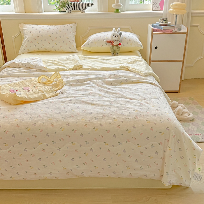 91家纺网 家纺一手货源 找家纺 玉海棠家纺 2025新款云感双层纱暗合夏被夏凉被空调被四件套 缤纷樱桃