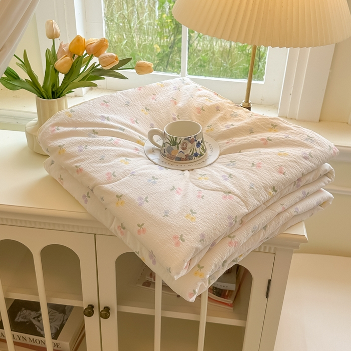 91家纺网 家纺一手货源 找家纺 玉海棠家纺 2025新款云感双层纱暗合夏被夏凉被空调被四件套 缤纷樱桃