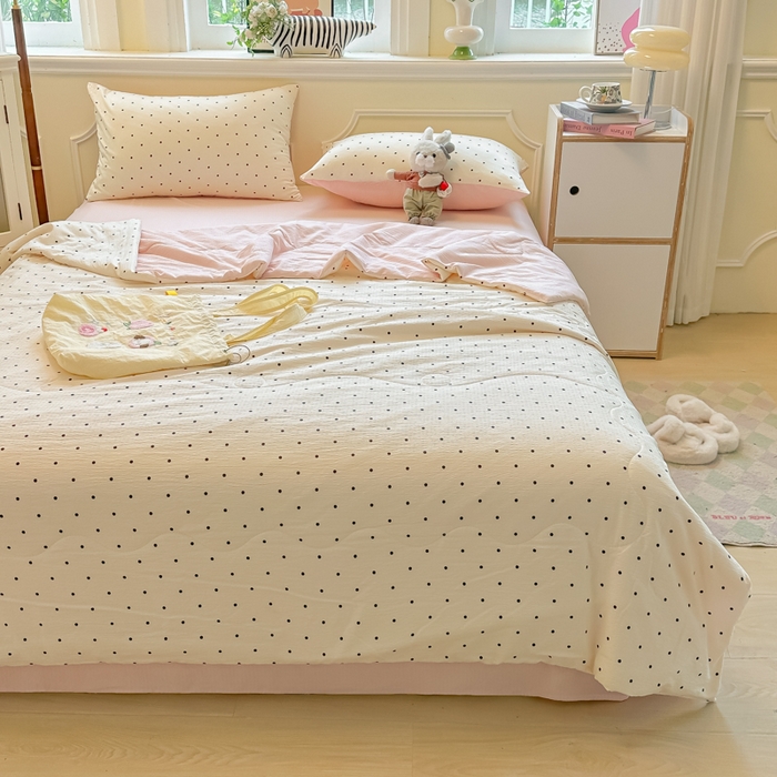 91家纺网 家纺一手货源 找家纺 玉海棠家纺 2025新款云感双层纱暗合夏被夏凉被空调被四件套 波点