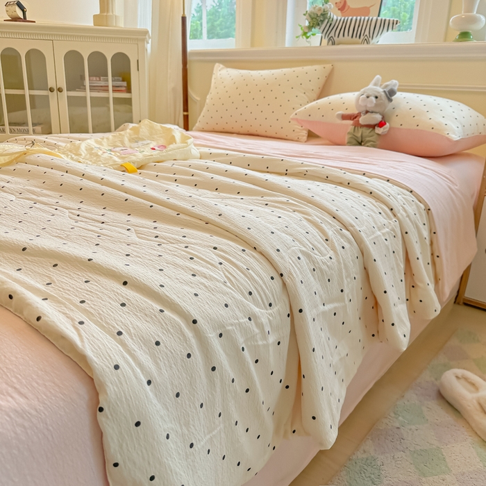 91家纺网 家纺一手货源 找家纺 玉海棠家纺 2025新款云感双层纱暗合夏被夏凉被空调被四件套 波点