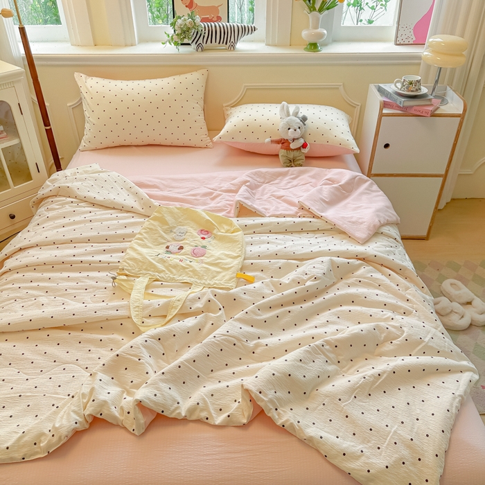 91家纺网 家纺一手货源 找家纺 玉海棠家纺 2025新款云感双层纱暗合夏被夏凉被空调被四件套 波点