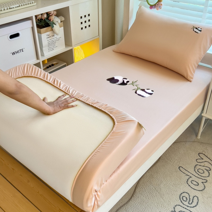 91家纺网 家纺一手货源 找家纺 （总）席世家 2025新款40支全棉纯棉绣花学生床笠-熊猫抱竹