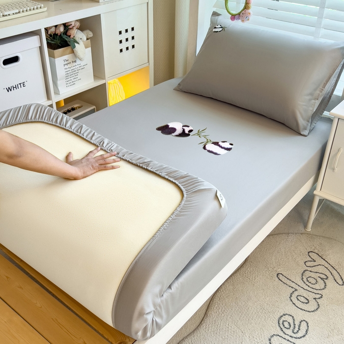 91家纺网 家纺一手货源 找家纺 （总）席世家 2025新款40支全棉纯棉绣花学生床笠-熊猫抱竹