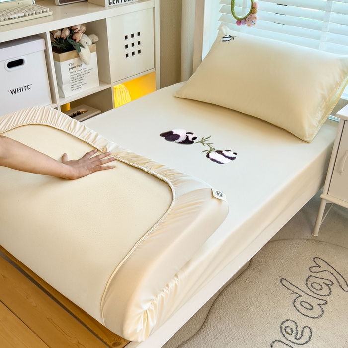 91家纺网 家纺一手货源 找家纺 （总）席世家 2025新款40支全棉纯棉绣花学生床笠-熊猫抱竹