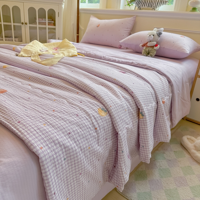 91家纺网 家纺一手货源 找家纺 玉海棠家纺 2025新款云感双层纱暗合夏被夏凉被空调被四件套 草莓甜心