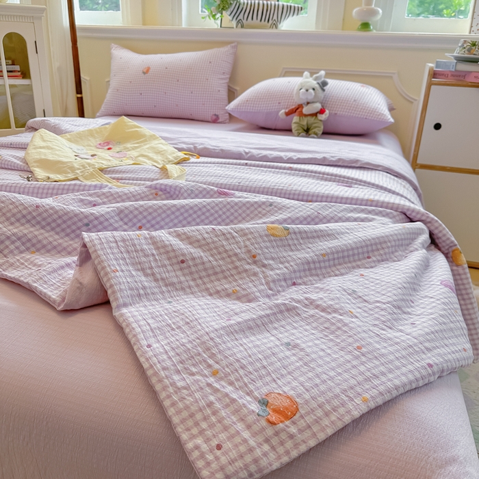 91家纺网 家纺一手货源 找家纺 玉海棠家纺 2025新款云感双层纱暗合夏被夏凉被空调被四件套 草莓甜心