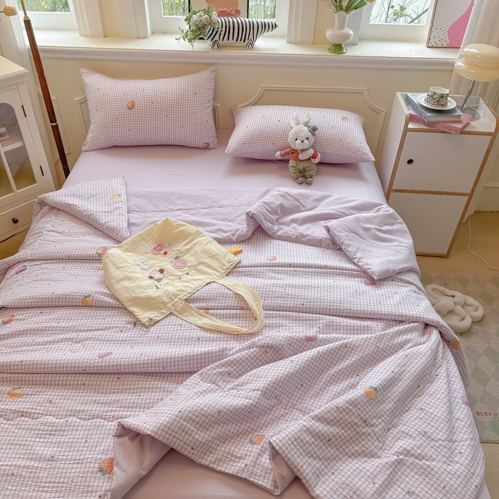 91家纺网 家纺一手货源 找家纺 玉海棠家纺 2025新款云感双层纱暗合夏被夏凉被空调被四件套 草莓甜心