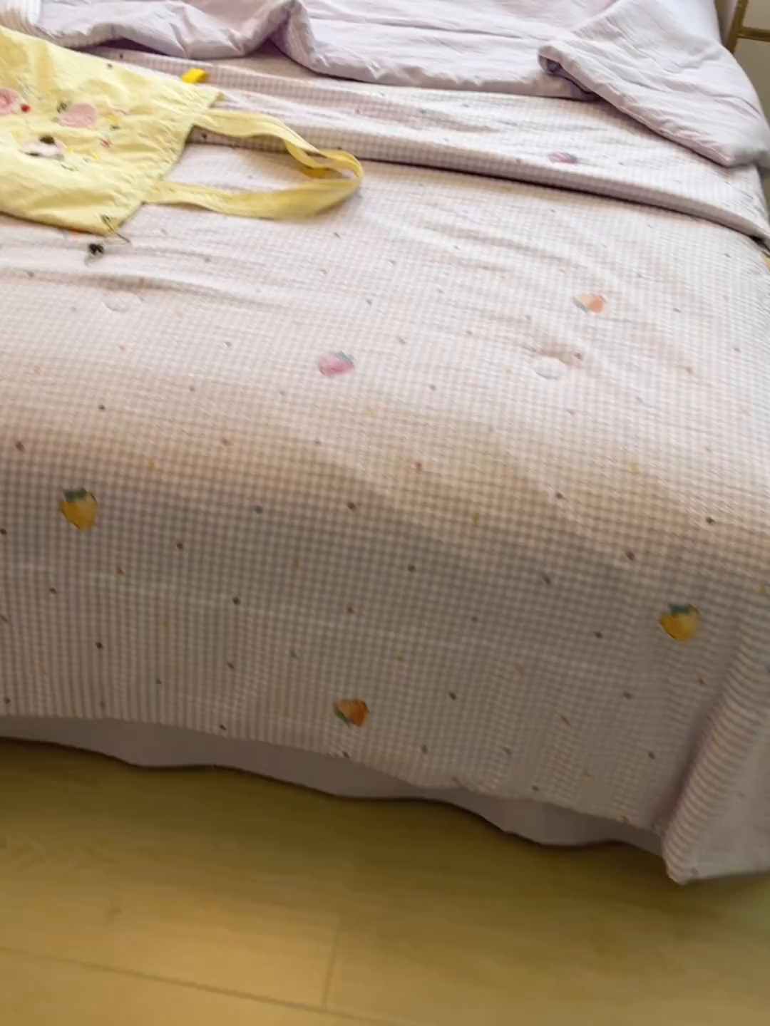 91家纺网 家纺一手货源 找家纺 玉海棠家纺 2025新款云感双层纱暗合夏被夏凉被空调被四件套 草莓甜心