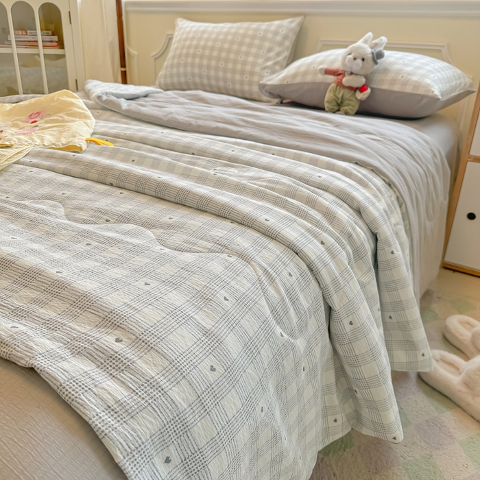 91家纺网 家纺一手货源 找家纺 玉海棠家纺 2025新款云感双层纱暗合夏被夏凉被空调被四件套 格调灰