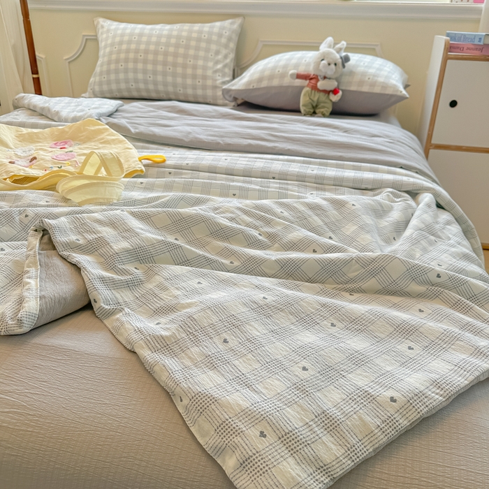 91家纺网 家纺一手货源 找家纺 玉海棠家纺 2025新款云感双层纱暗合夏被夏凉被空调被四件套 格调灰